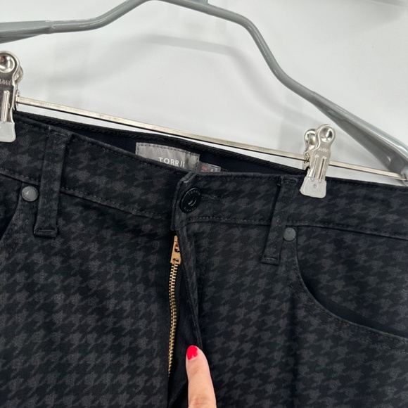 Torrid Super Soft Black Houndstooth Skinny Jeans size 12R Elastic Waist Stretch - Picture 4 of 14